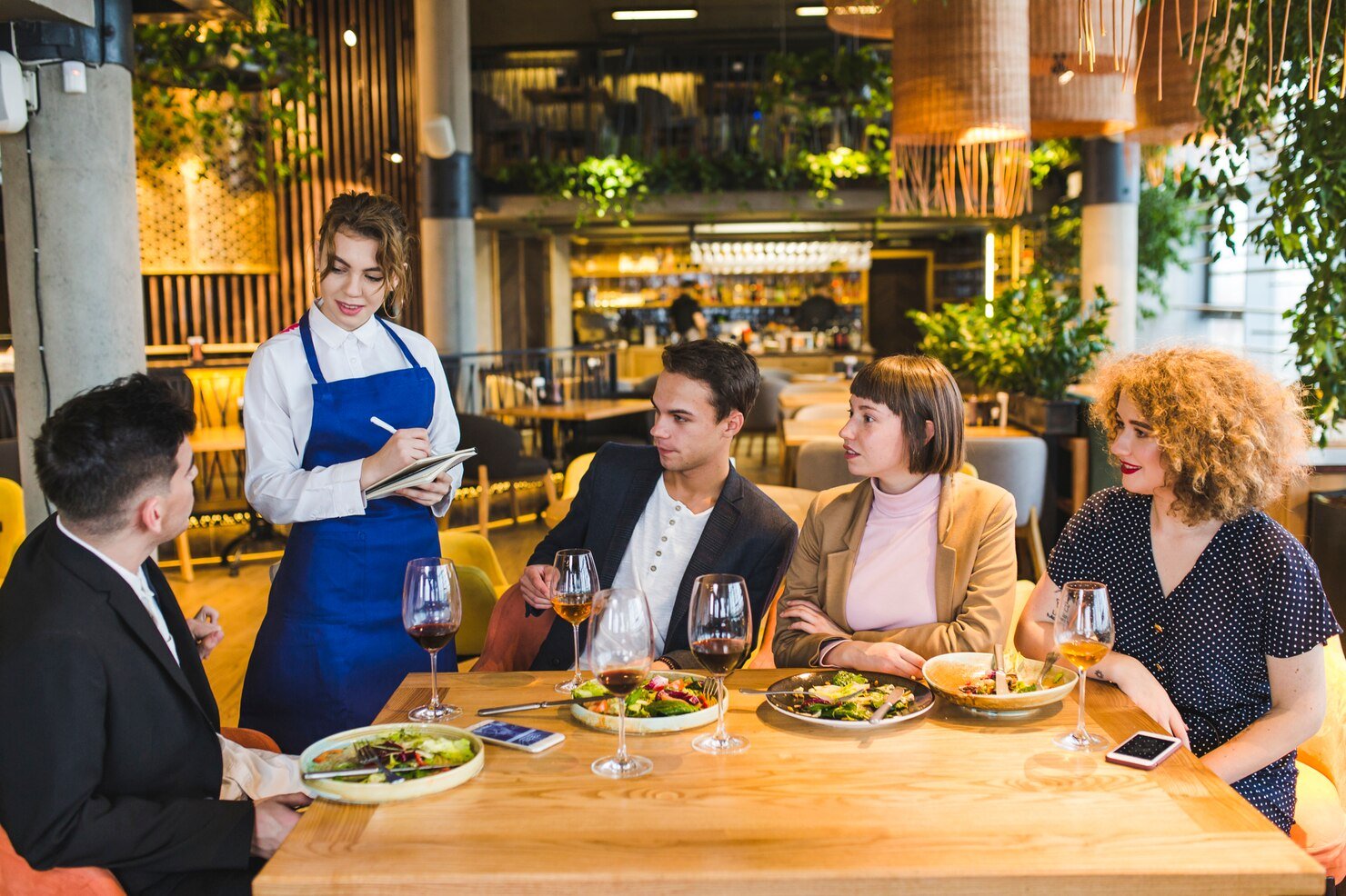 Restaurants & Cafés